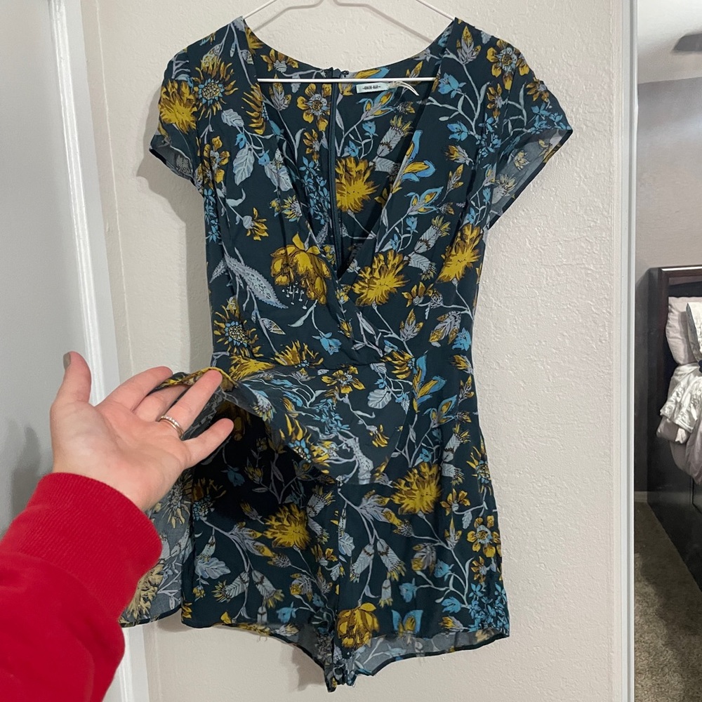 Dress/romper with zip up back